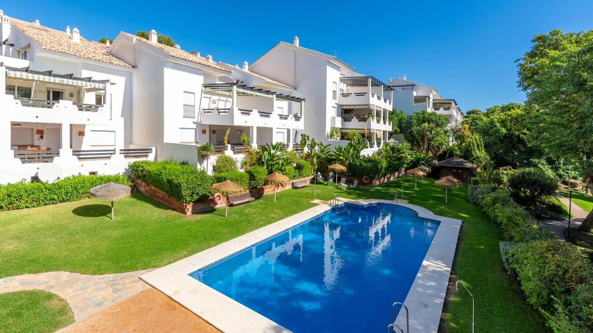 Lovely Open Terrace Beach Apartment Benalmádena