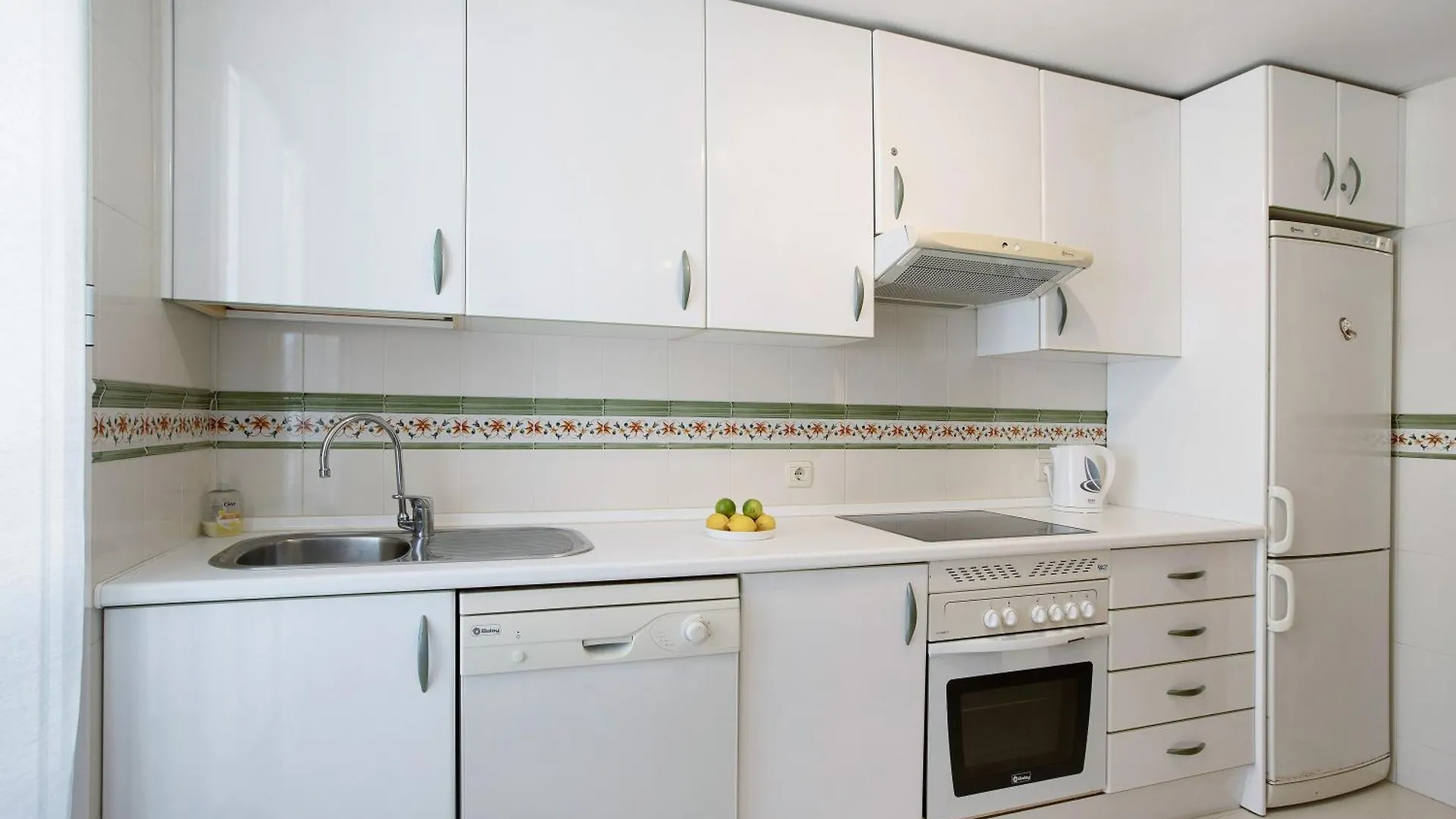 Lovely Open Terrace Beach Apartment Benalmádena