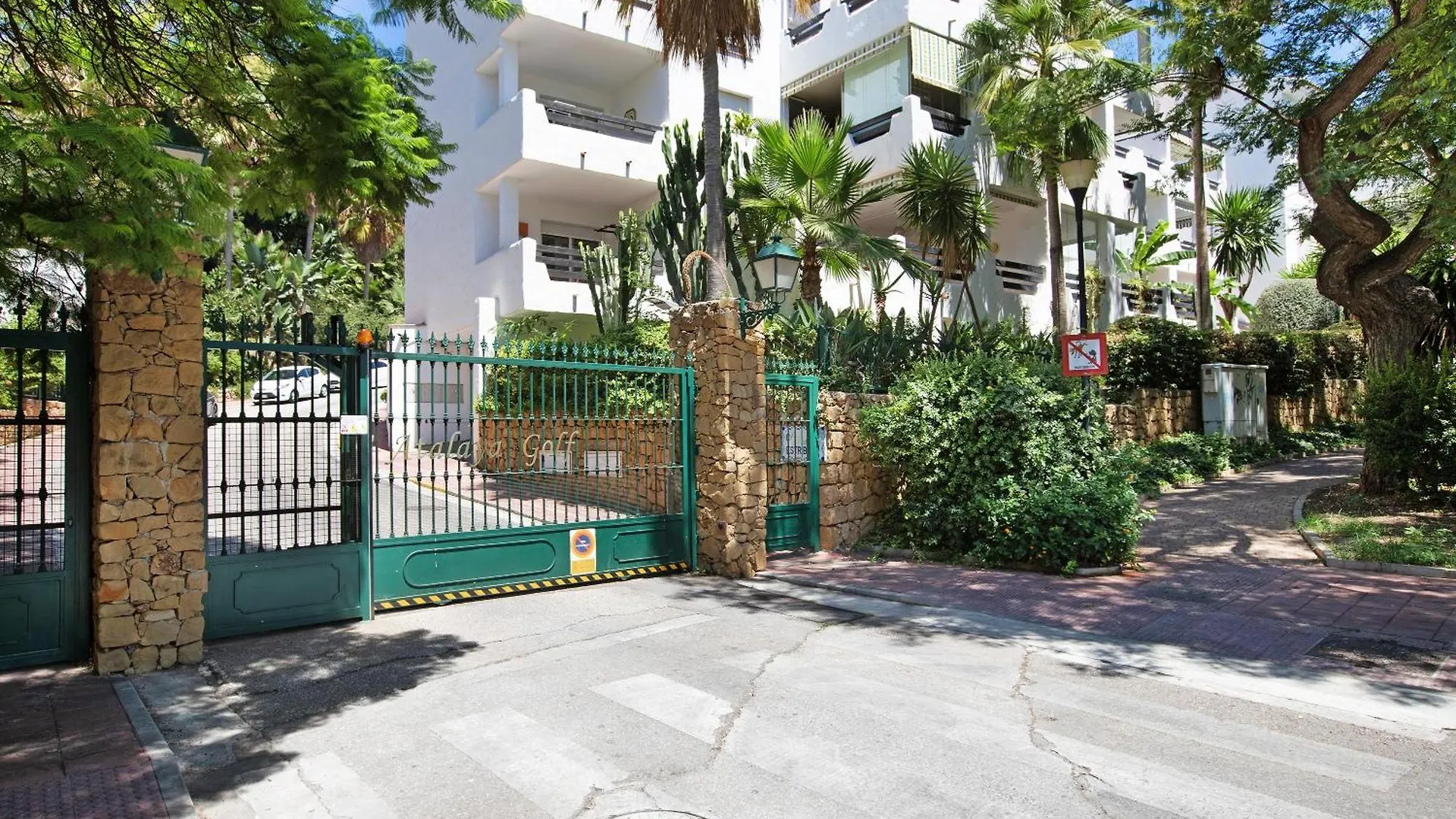 Lovely Open Terrace Beach Apartment Benalmádena 0*,  España