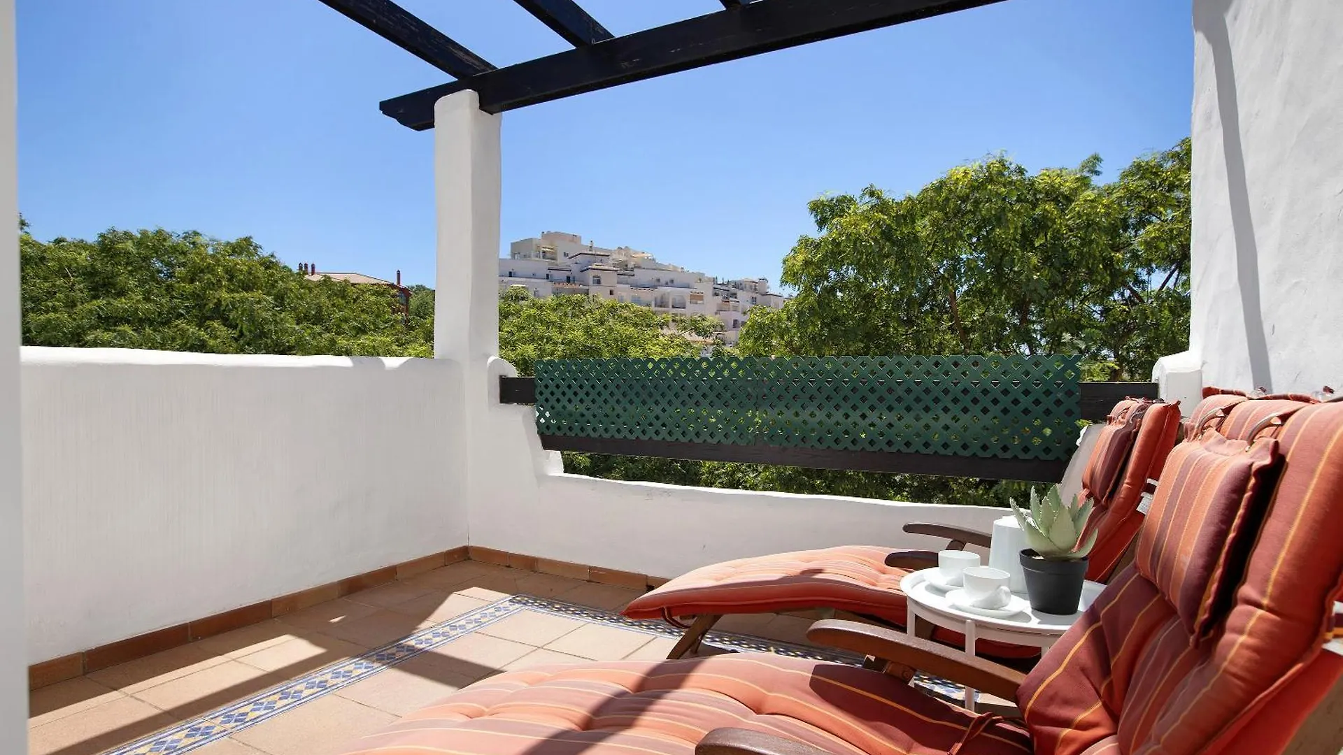 Lovely Open Terrace Beach Apartment Benalmádena