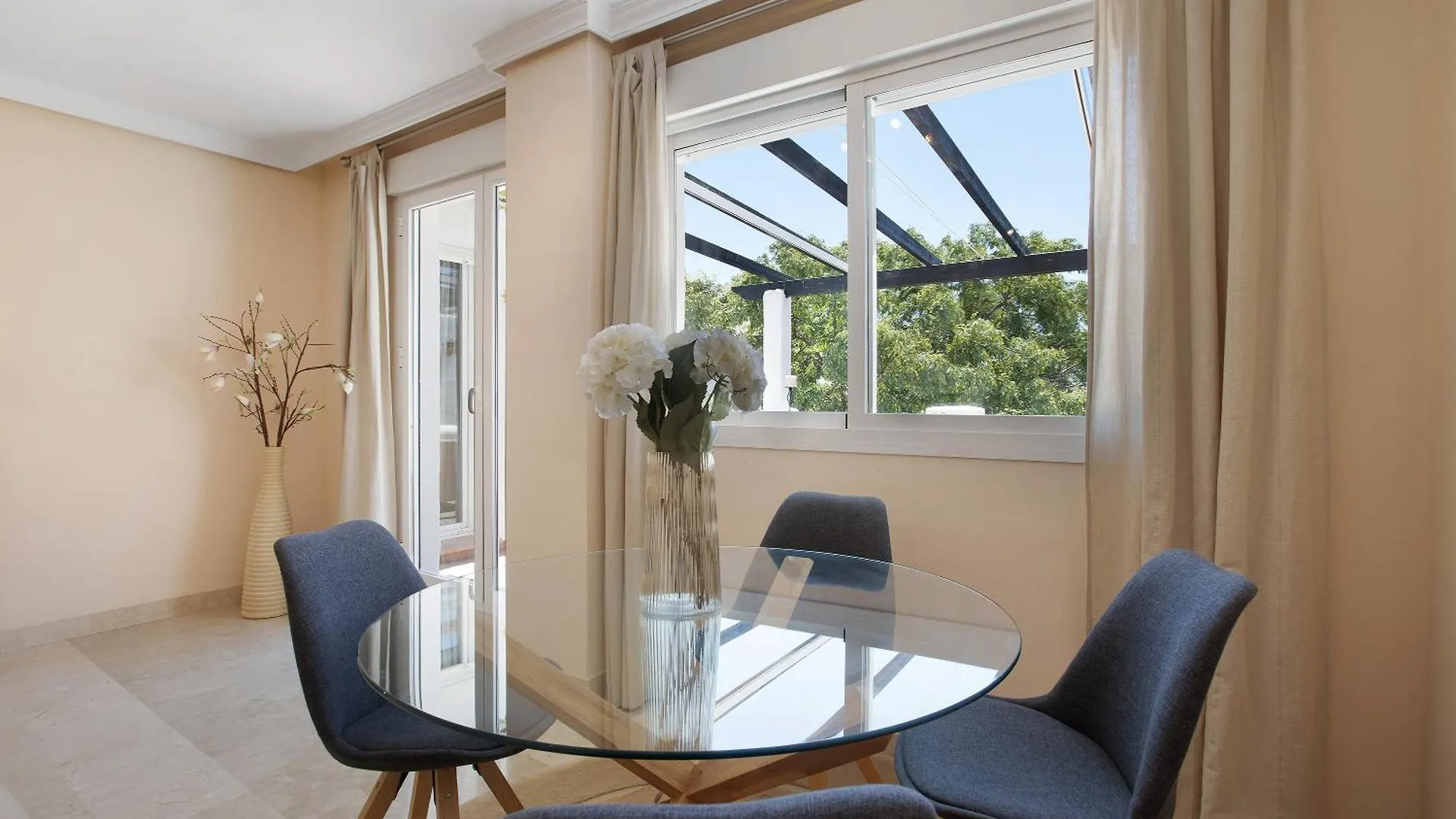 Lovely Open Terrace Beach Apartment Benalmádena